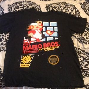 Men’s small super Mario bros shirt
